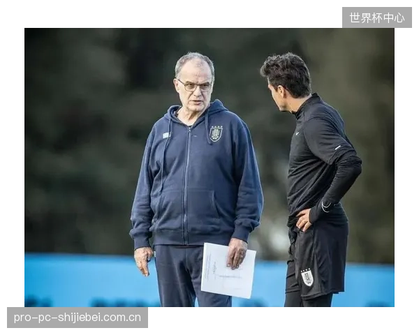 乌加特与巴尔韦德组成的中场屏障,将是贝尔萨高位压迫的基石。 乌加特与巴尔韦德组成的中场屏障,将是贝尔萨高位压迫的基石。
